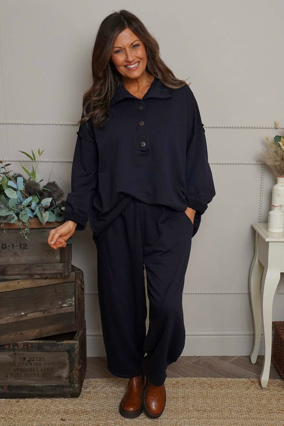 Yasmina Cropped Cotton Trousers Navy