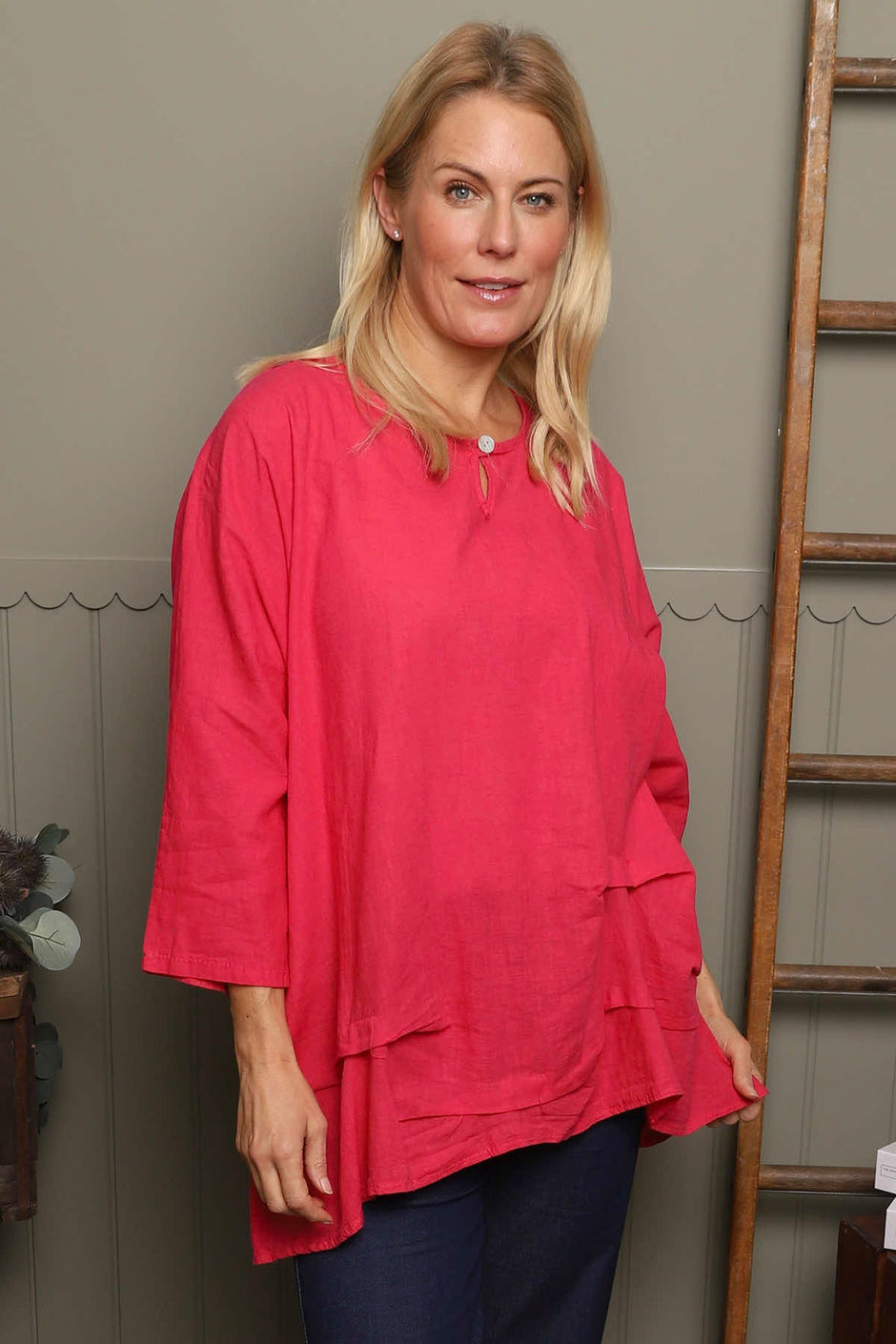 Loriella Keyhole Linen Top Hot Pink