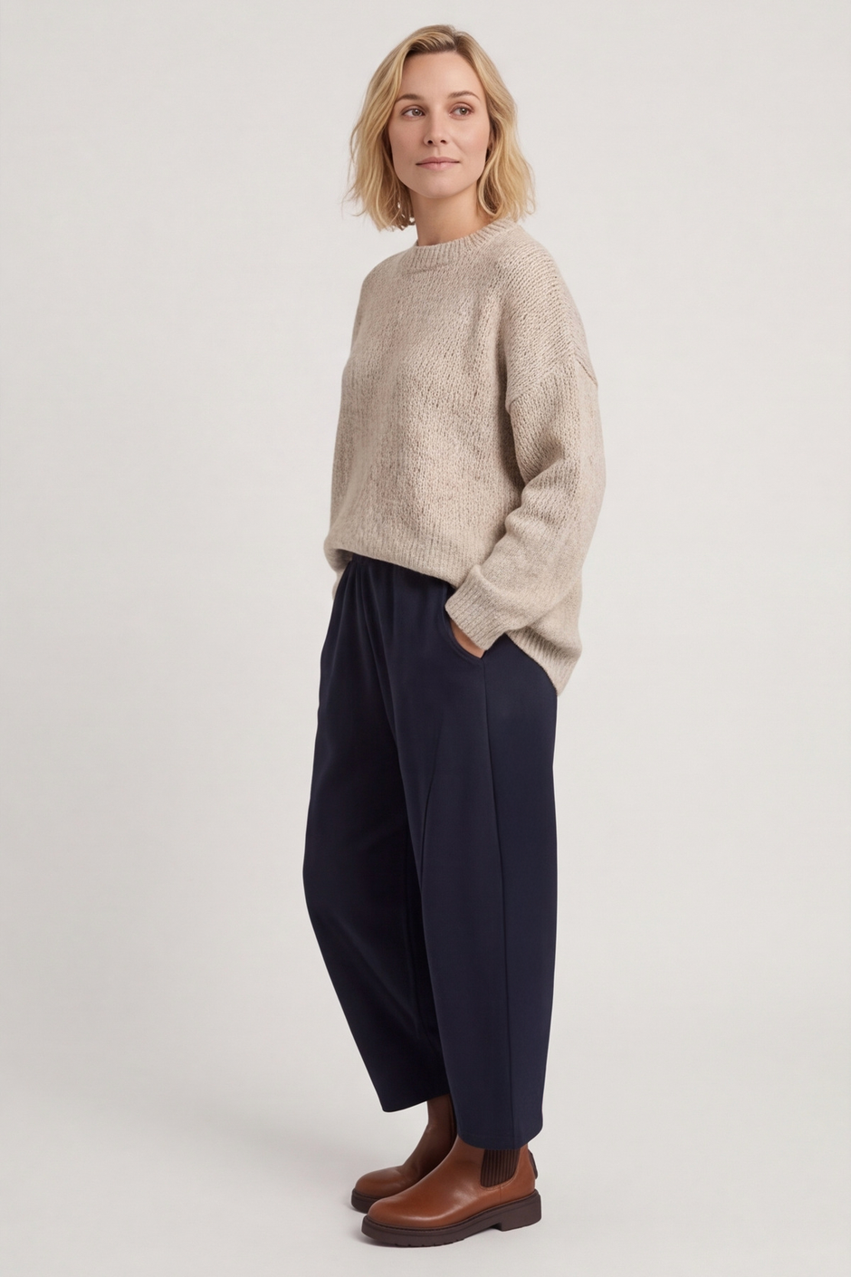 Yasmina Cropped Cotton Trousers Navy