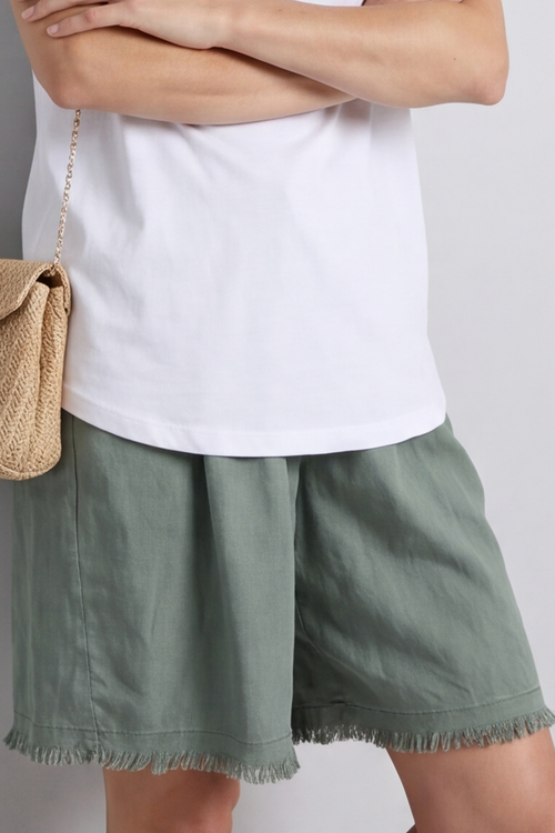Avery Belted Linen Shorts Khaki - Image 3