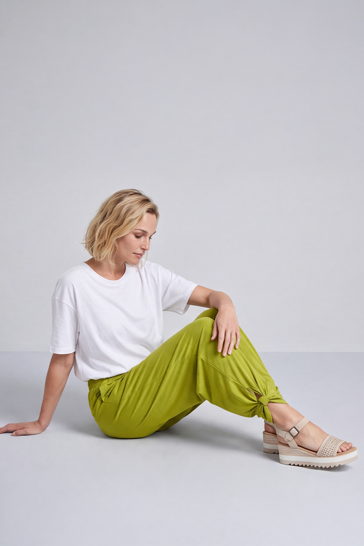 Jacinda Cotton Green trousers