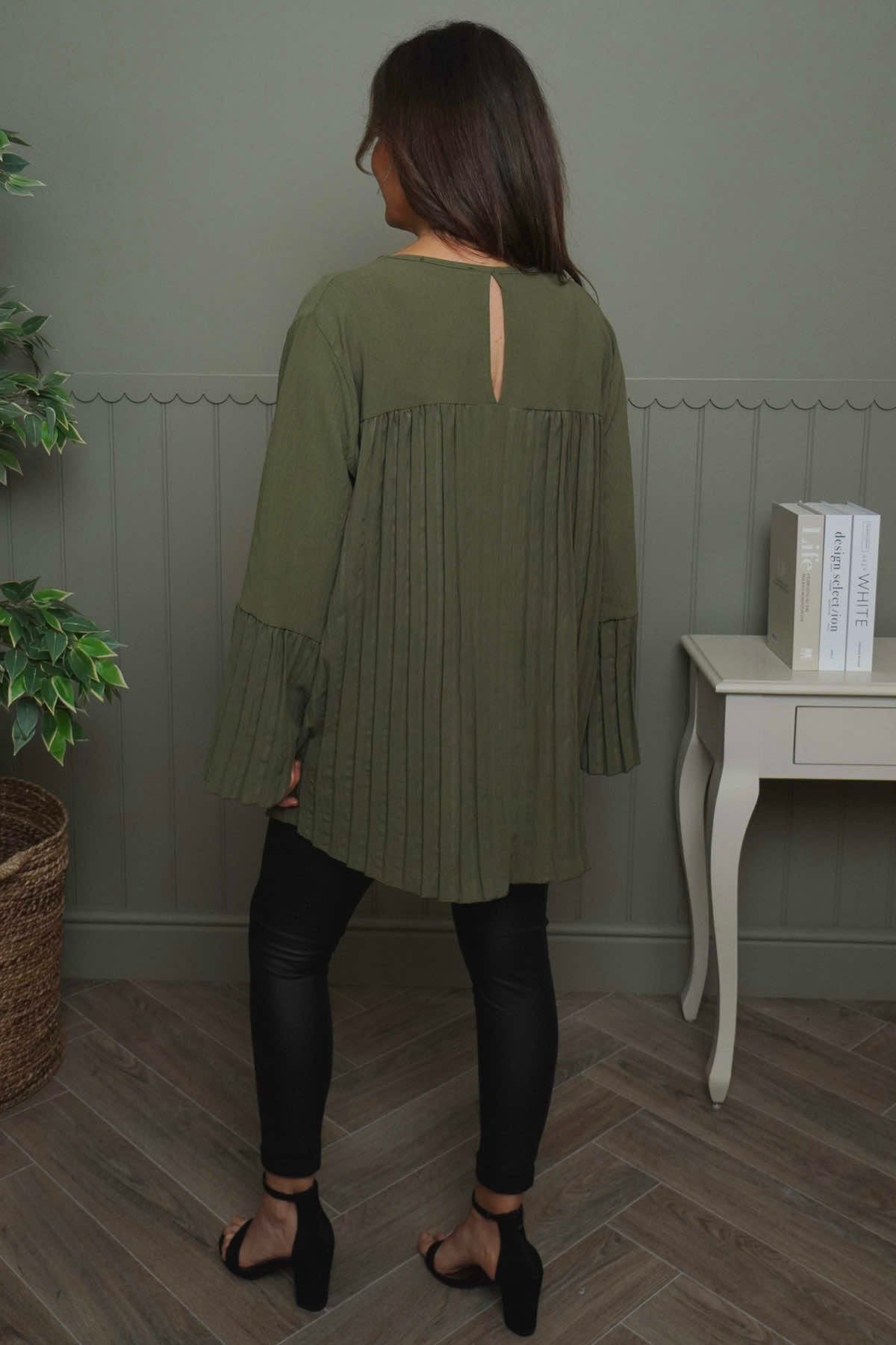 Wynne Pleated Top Khaki