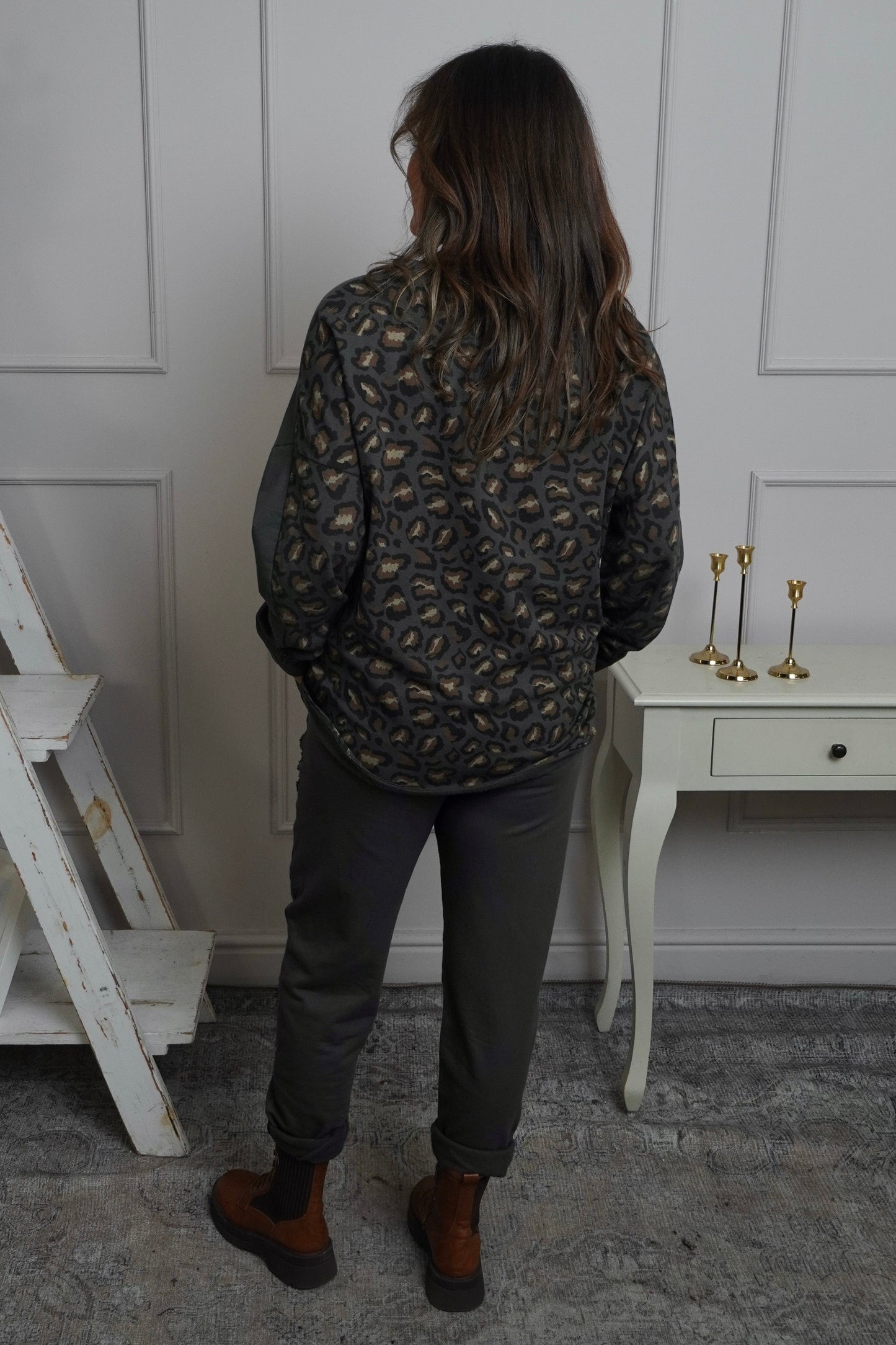 Nicky Leopard Print Cotton Top Mid Grey