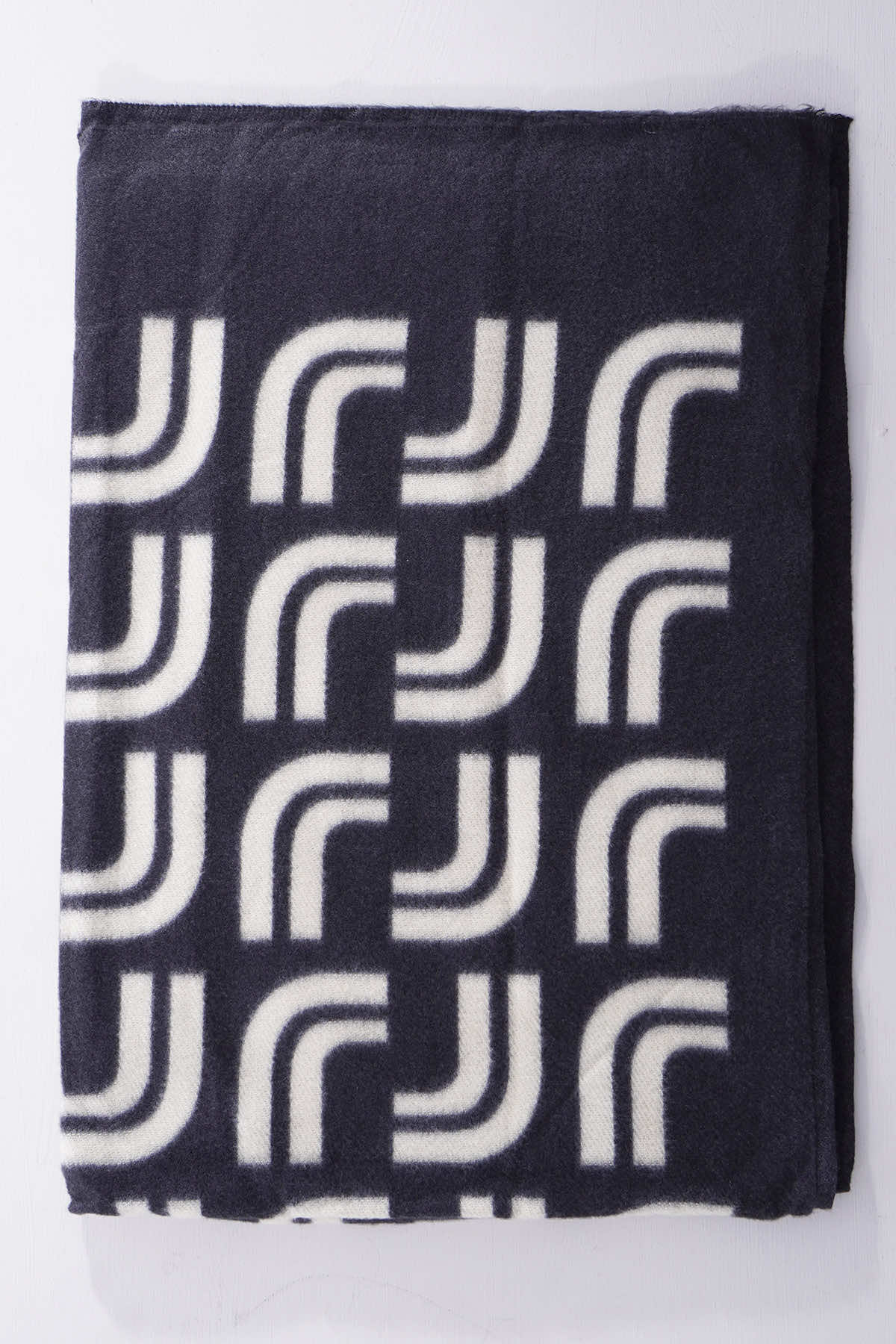 Serena Scarf Black