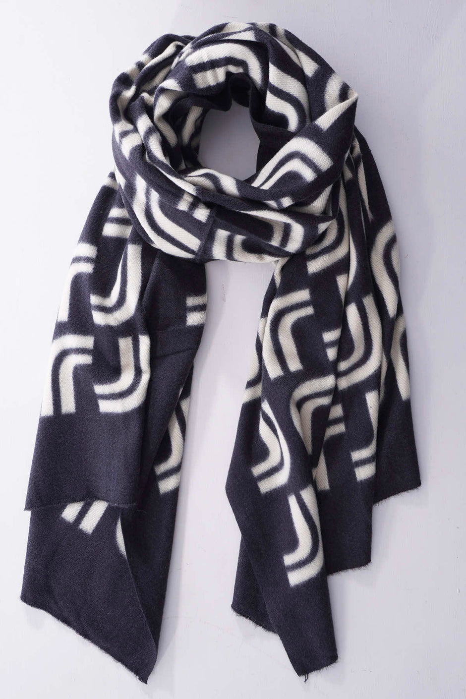 Serena Scarf Black