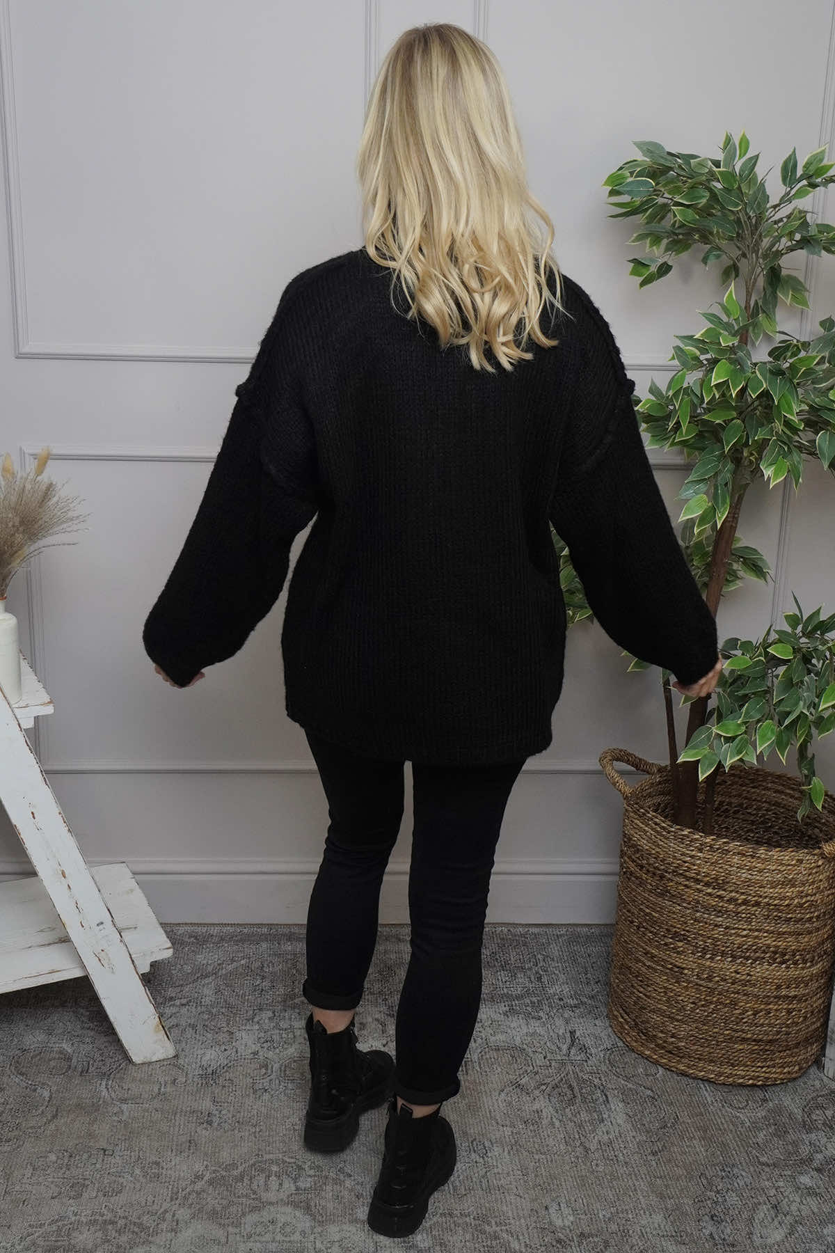 Jonie Knitted Jumper Black