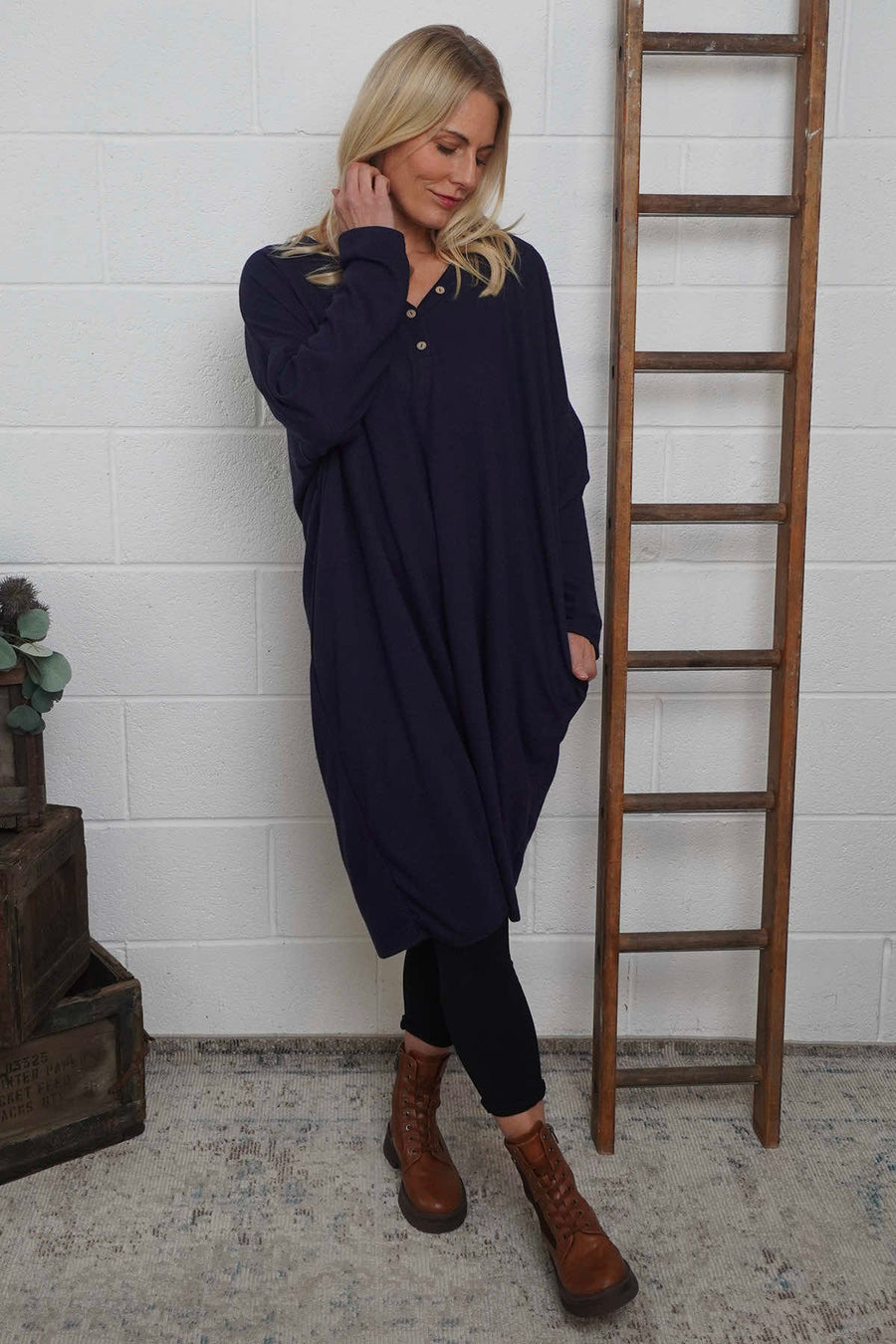 Linzi V-Neck Dress Navy