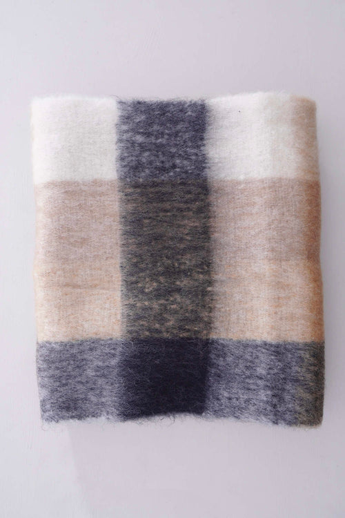 Kara Scarf Black - Image 2