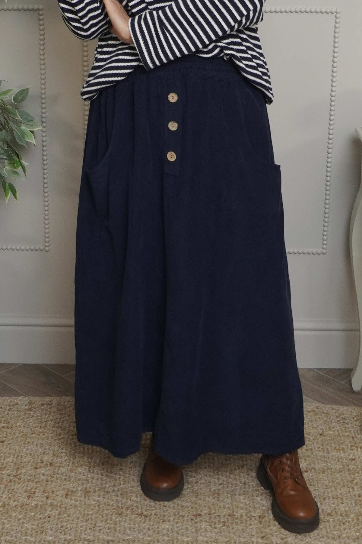 Zinnia Needlecord Skirt Navy