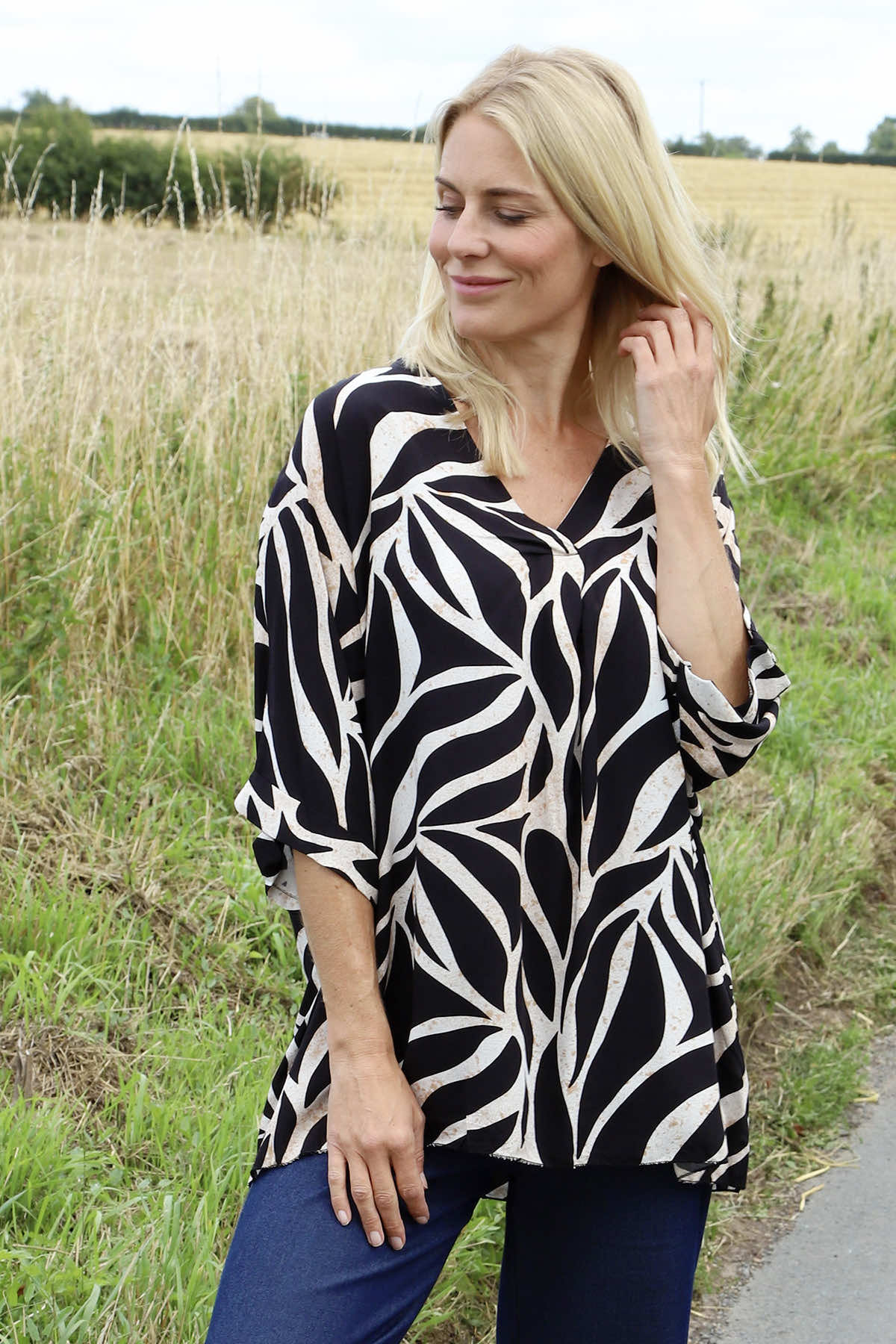 Morgan Print V-Neck Top Black