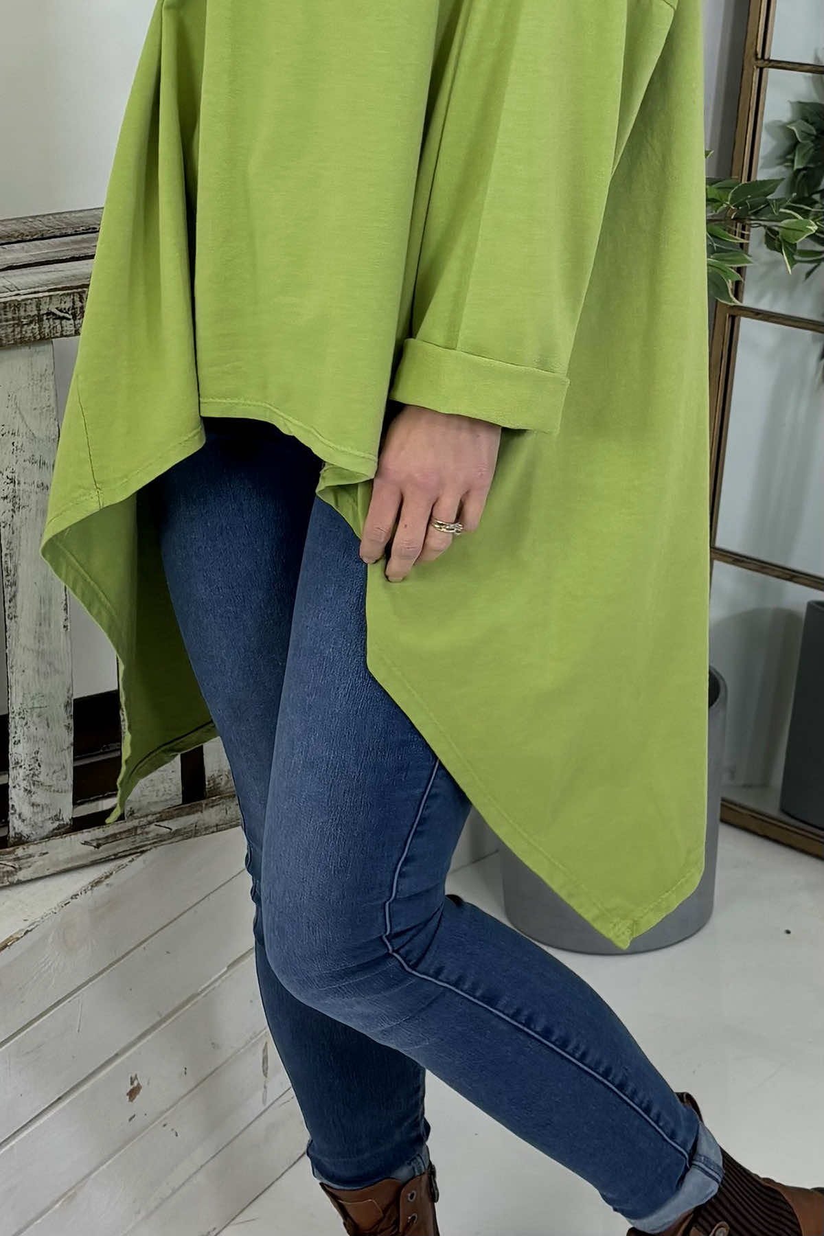 Lisa Dipped Hem Cotton Top Green