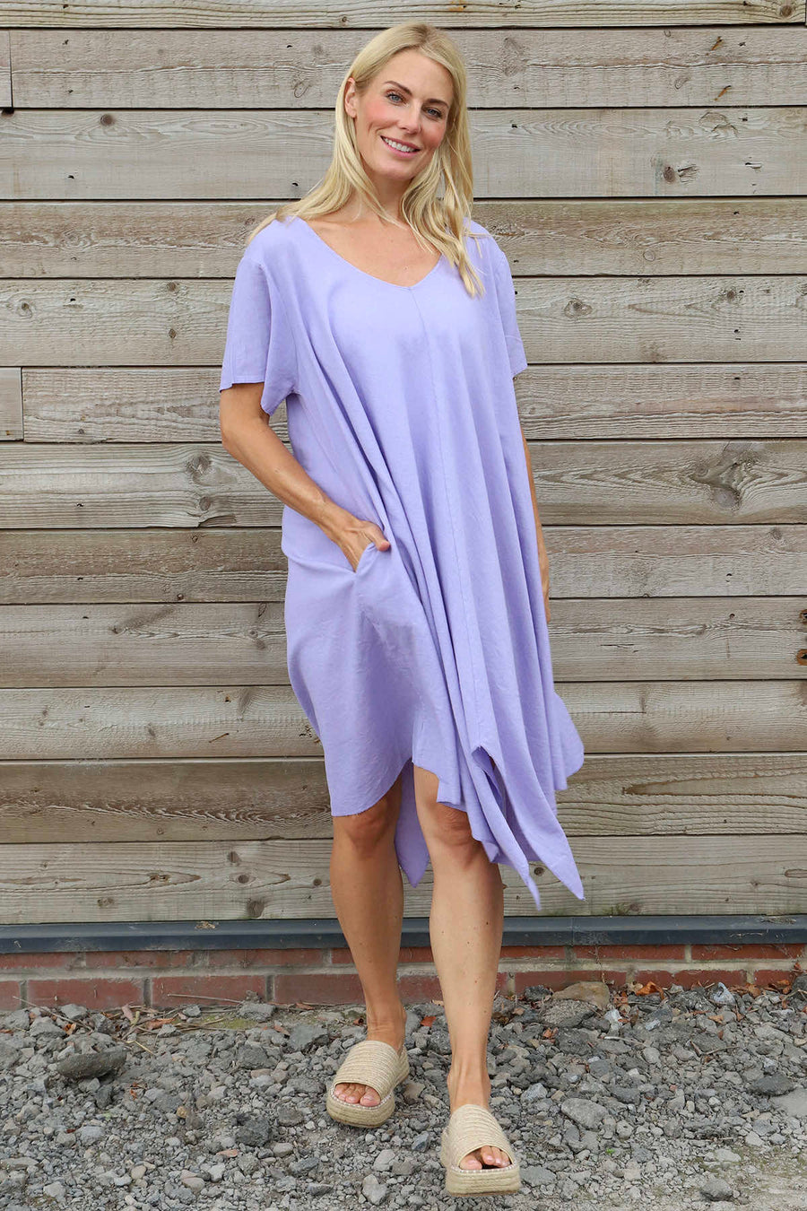 Made In Italy Nivana Dip Side Linen Dress | Kit and Kaboodal