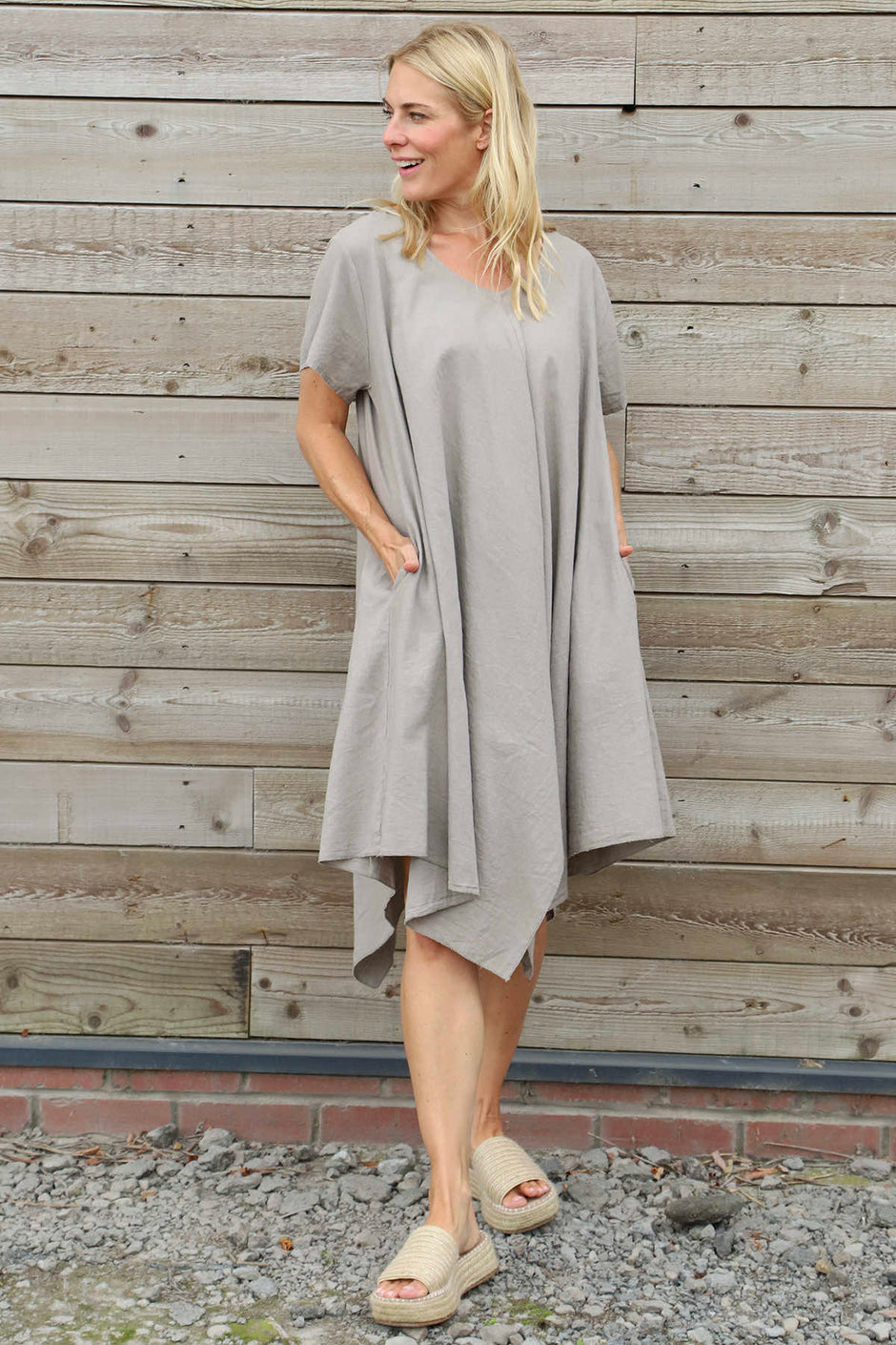Nivana Dip Side Linen Dress Mocha