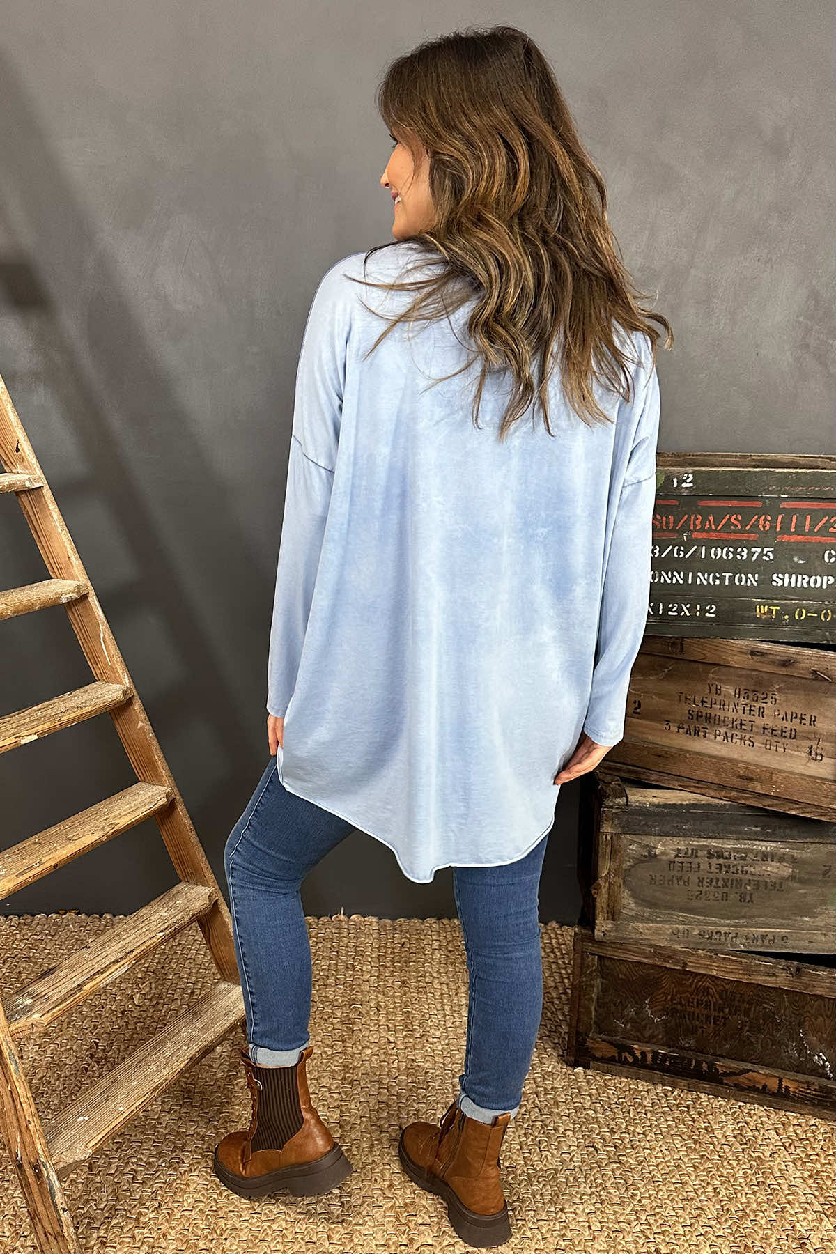 Jessy Dipped Hem Washed Top Blue