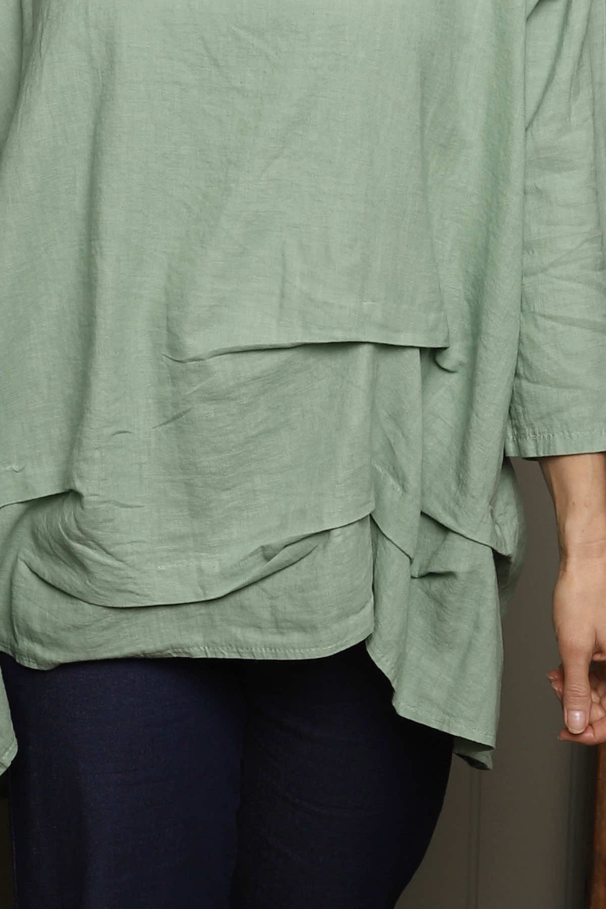 Loriella Keyhole Linen Top Green