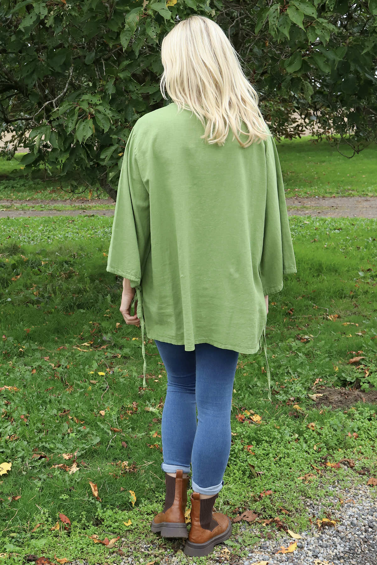 Nulvi V-Neck Linen Top Olive
