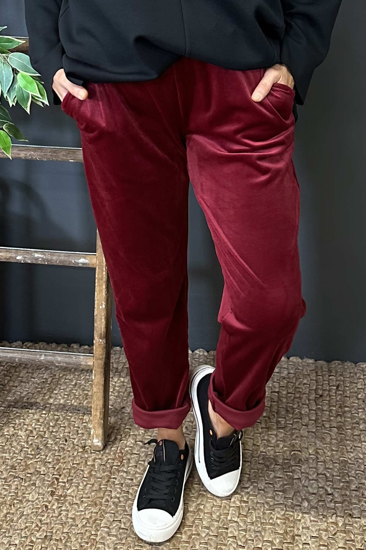 Ariyah Velour Trousers Wine