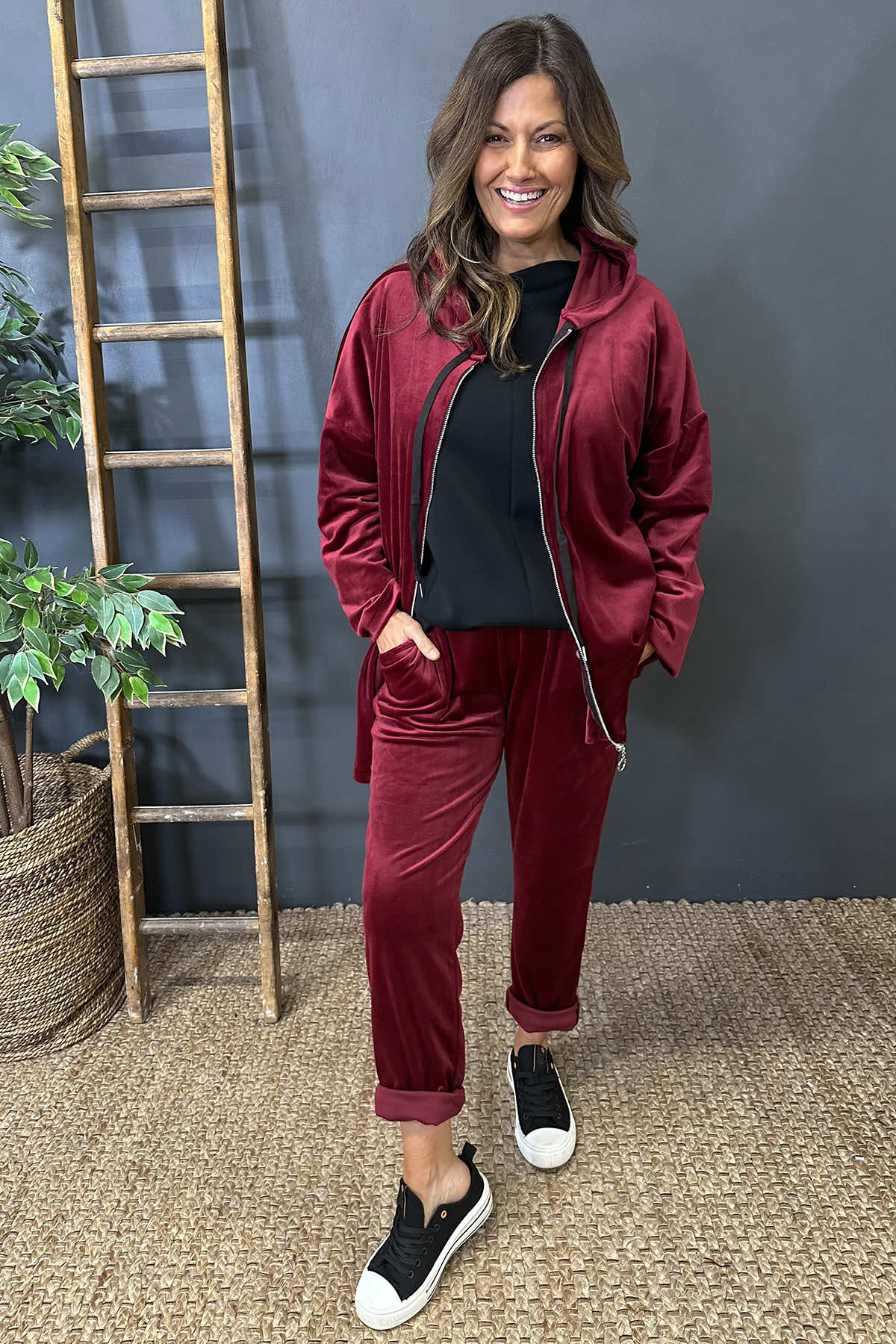 Ariyah Velour Trousers Wine