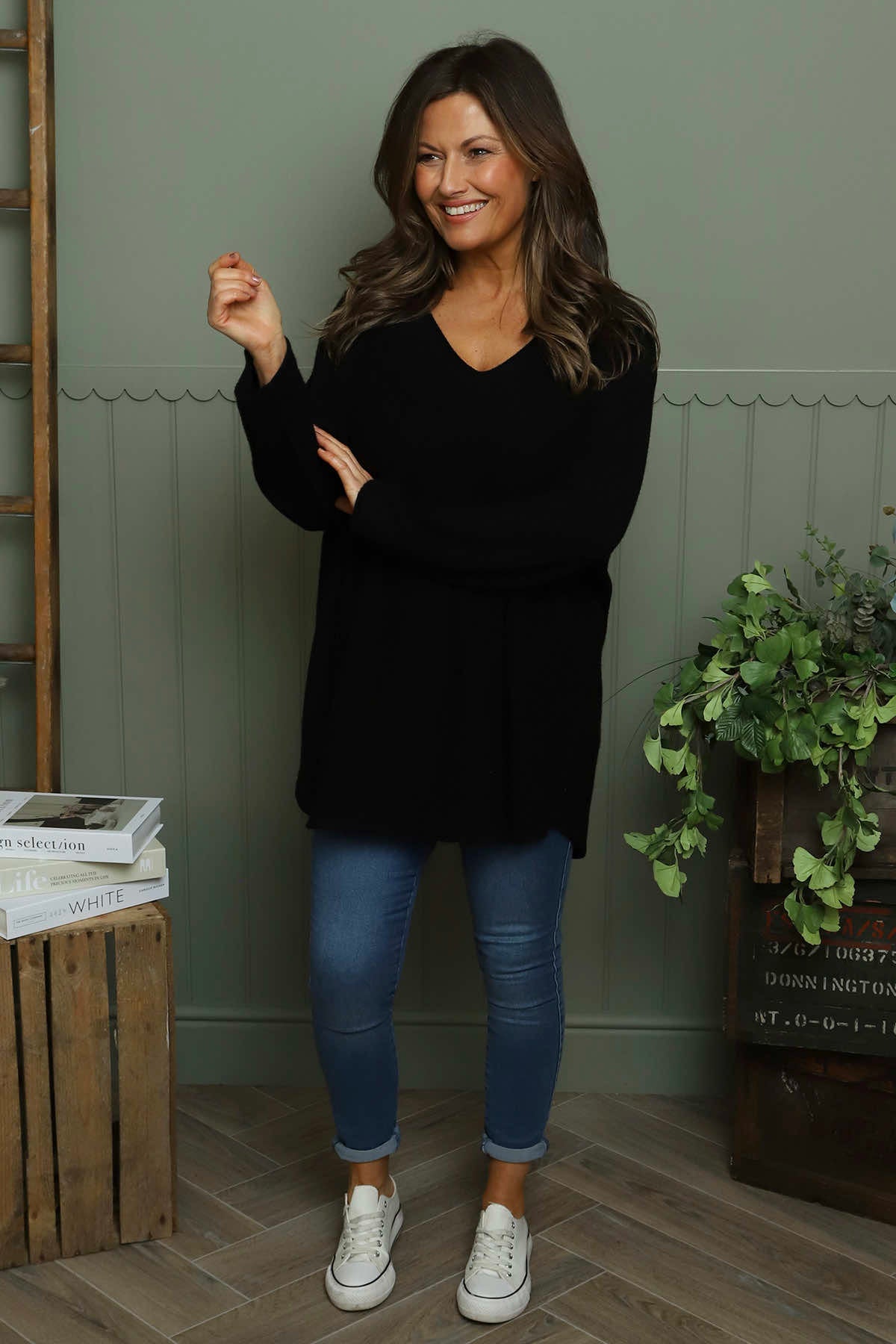 Lynna V-Neck Jumper Black
