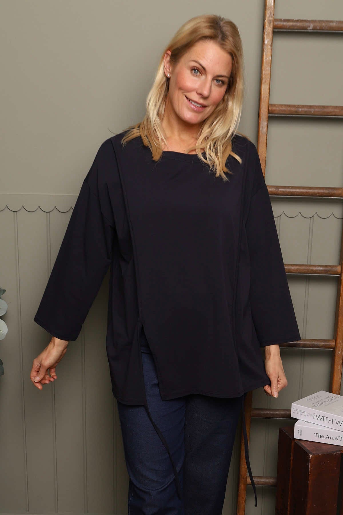 Andie Seam Detail Cotton Top Navy