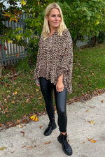 Margaux Leopard V-Neck Frill Top Nutmeg Nutmeg - Margaux Leopard V-Neck Frill Top Nutmeg