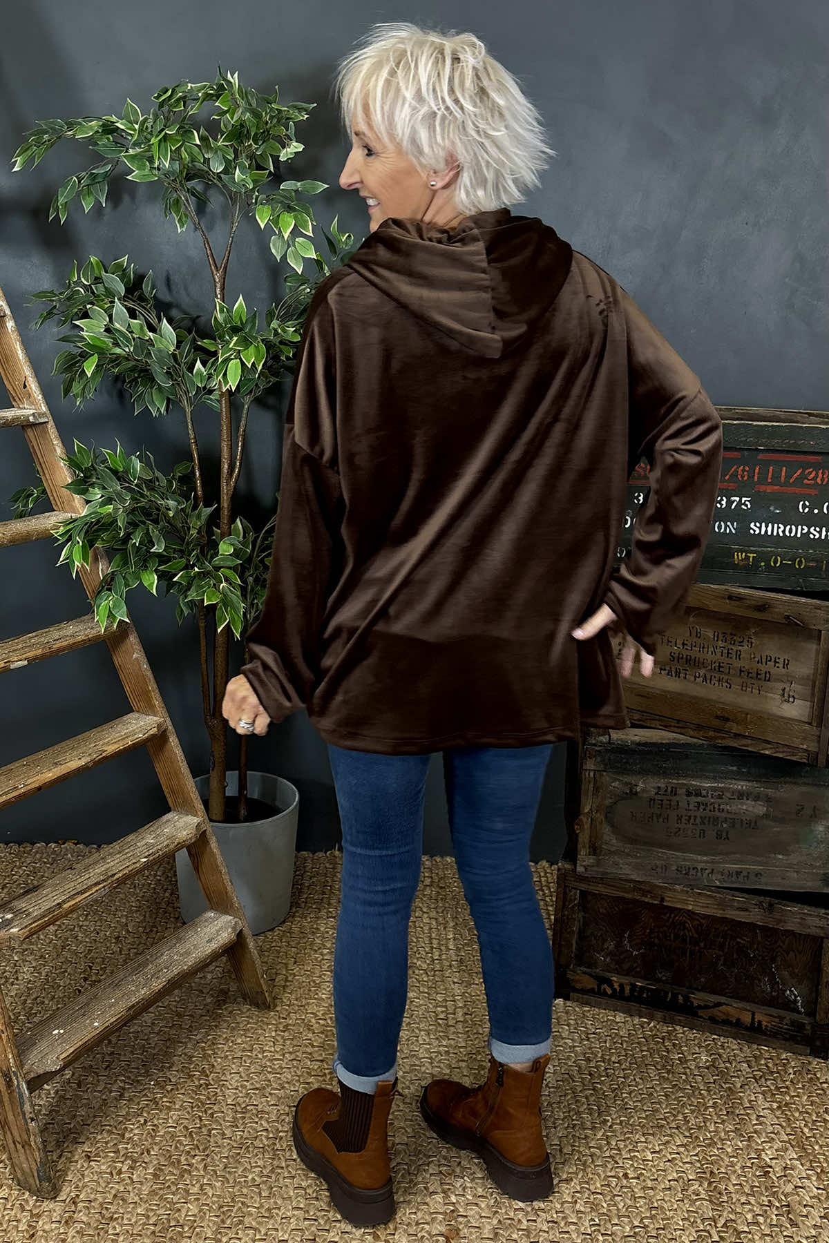 Delaney Velour Hooded Top Cocoa