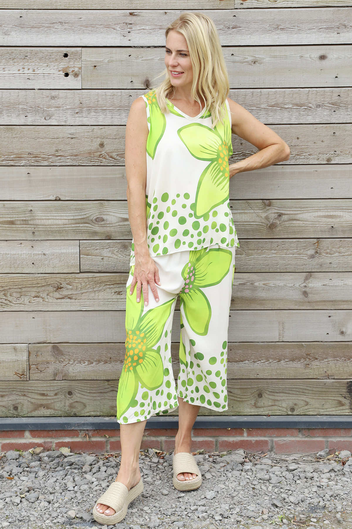 Gina Cropped Floral Trousers Green