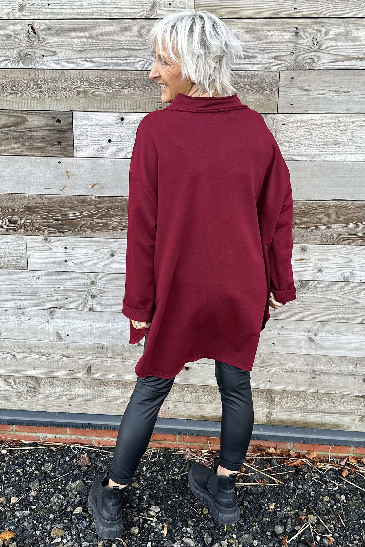 Katherine Cowl Pocket Top Wine