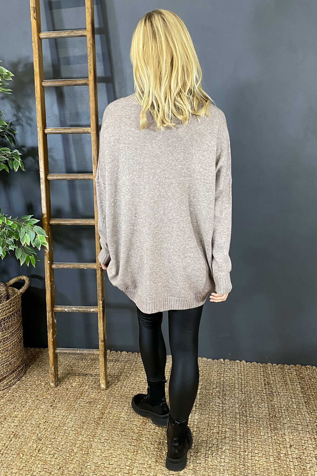 Charee V-Neck Jumper Mocha