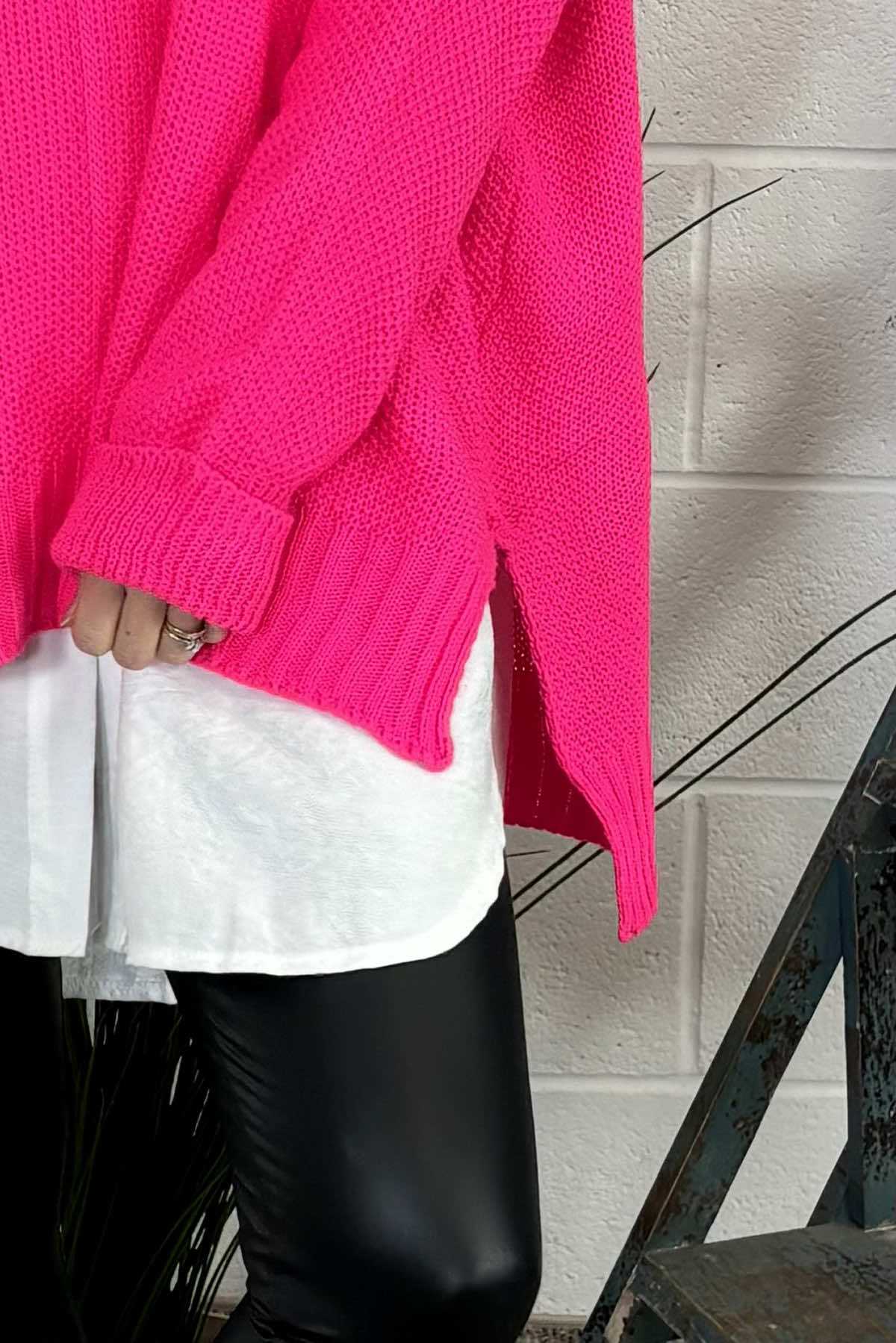 Bo Slouch V-Neck Jumper Fuchsia