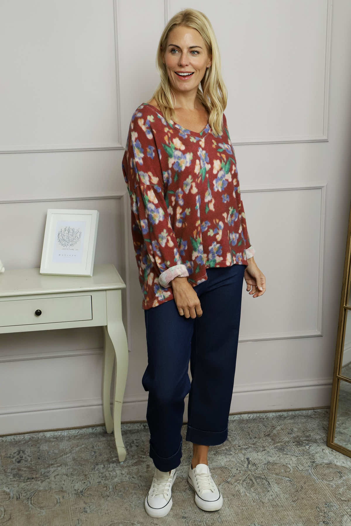 Kirsty Flower V-Neck Knit Top Wine