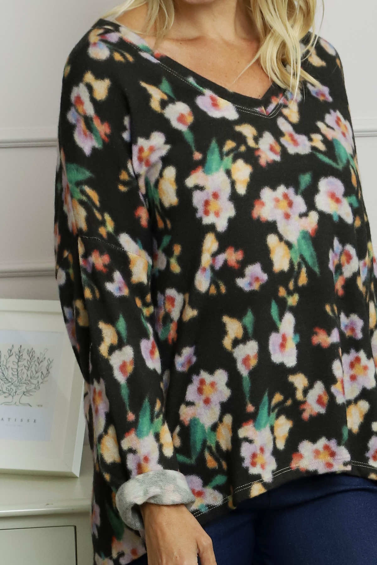 Kirsty Flower V-Neck Knit Top Black