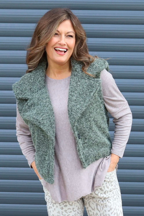 Esmeralda Gilet Khaki - Image 1