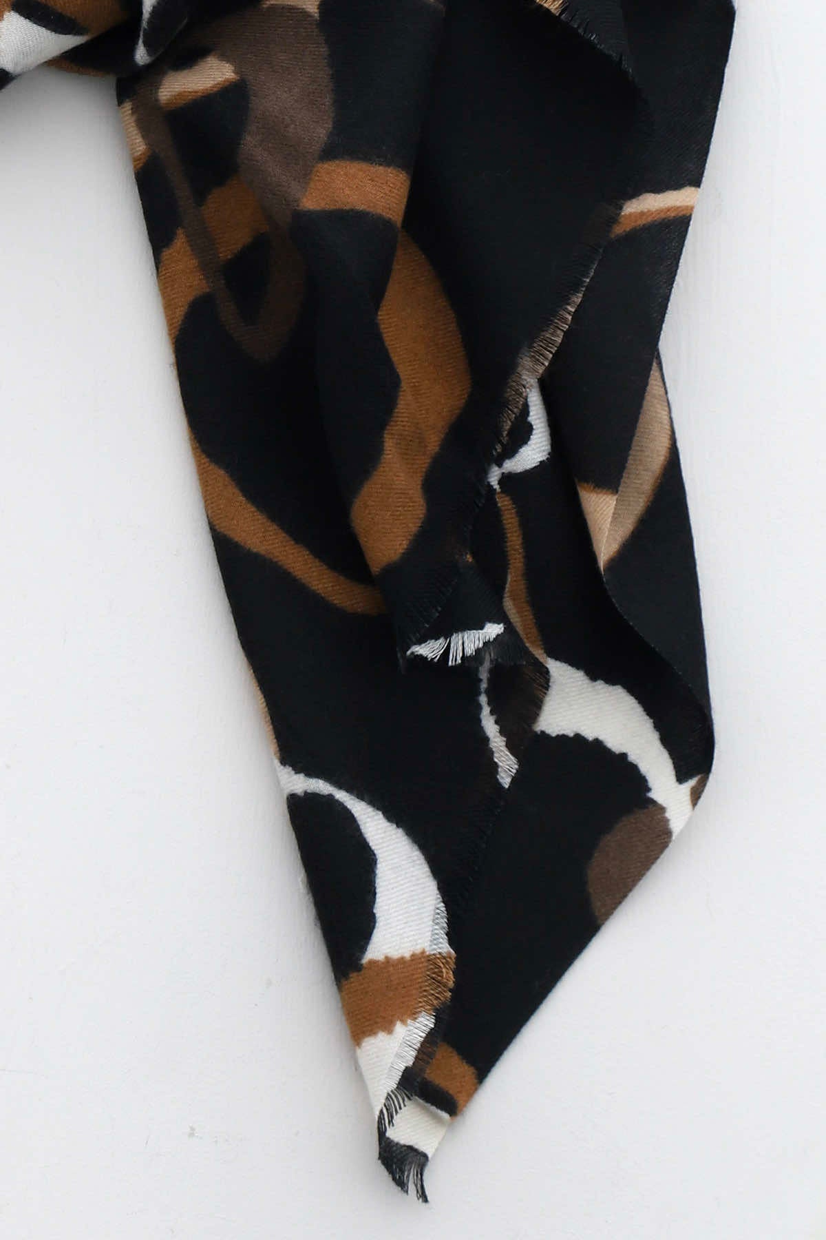 Jasmin Scarf Black