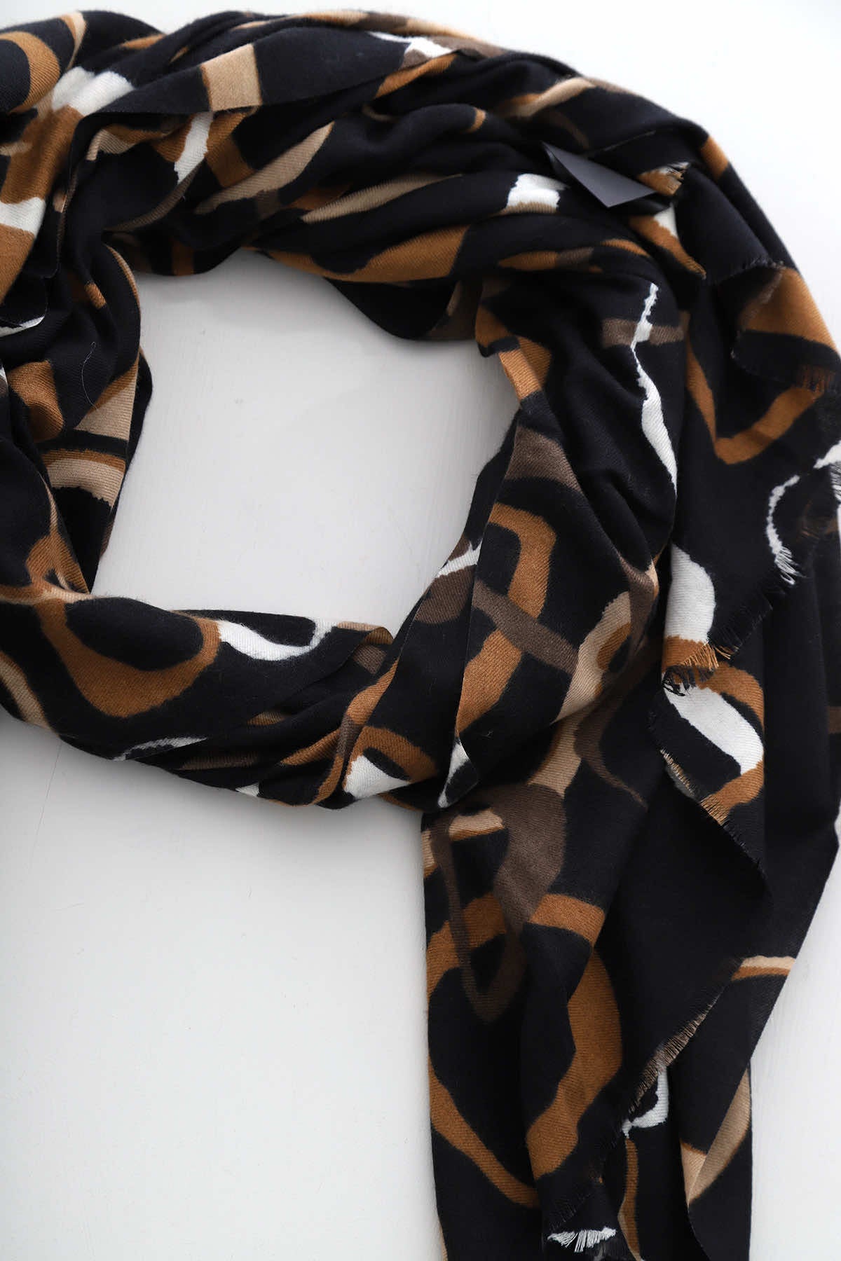 Jasmin Scarf Black