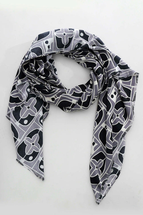 Linda Scarf Black - Image 3