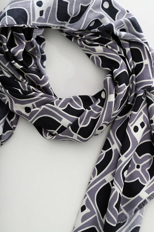 Linda Scarf Black - Image 1