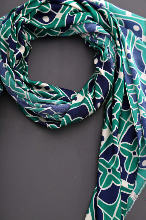 Linda Scarf Emerald - Image 3