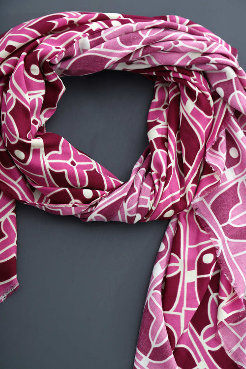 Linda Scarf Fuchsia - Image 3