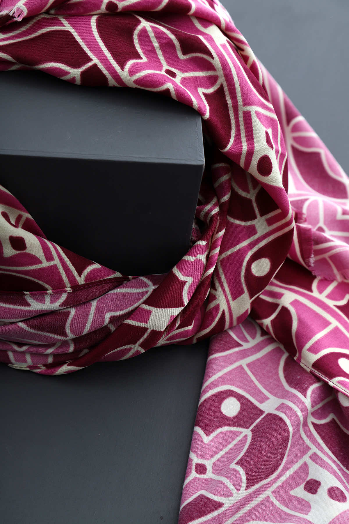 Linda Scarf Fuchsia