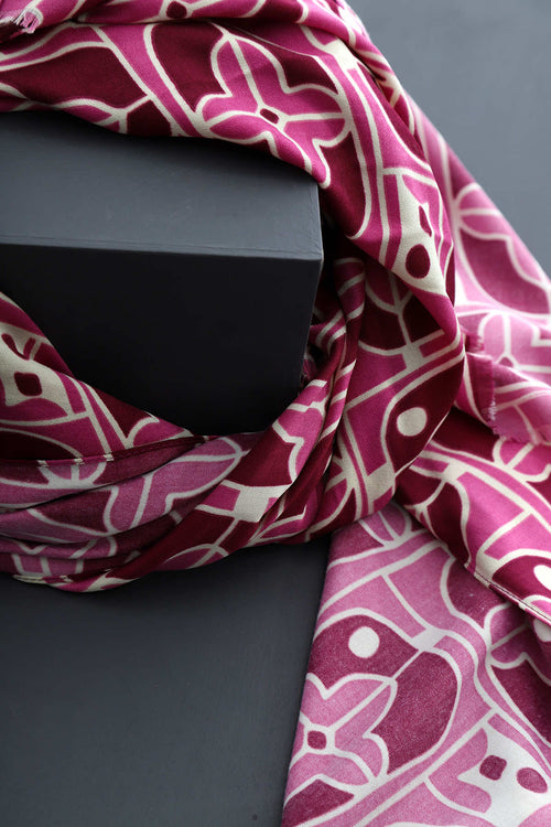 Linda Scarf Fuchsia - Image 2