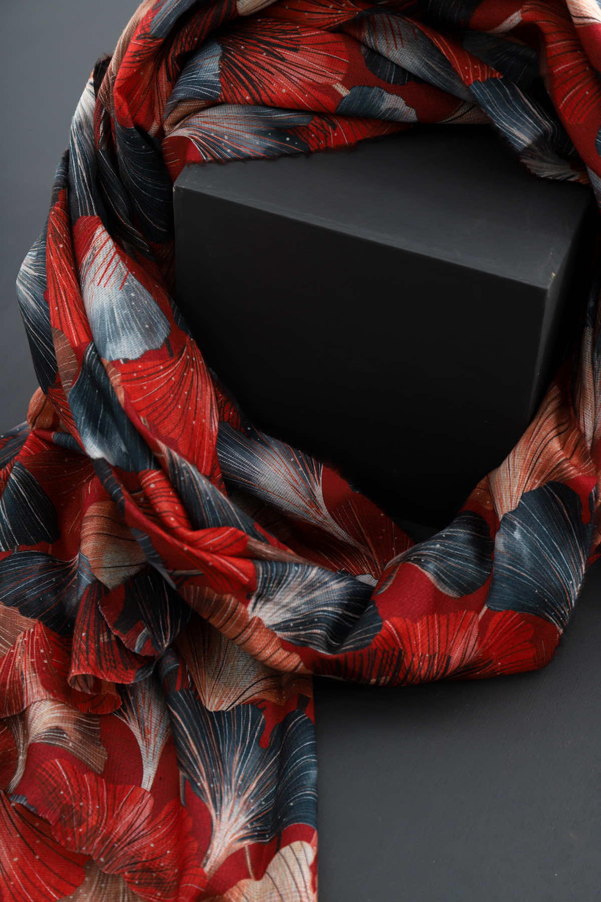 Meryl Scarf Red