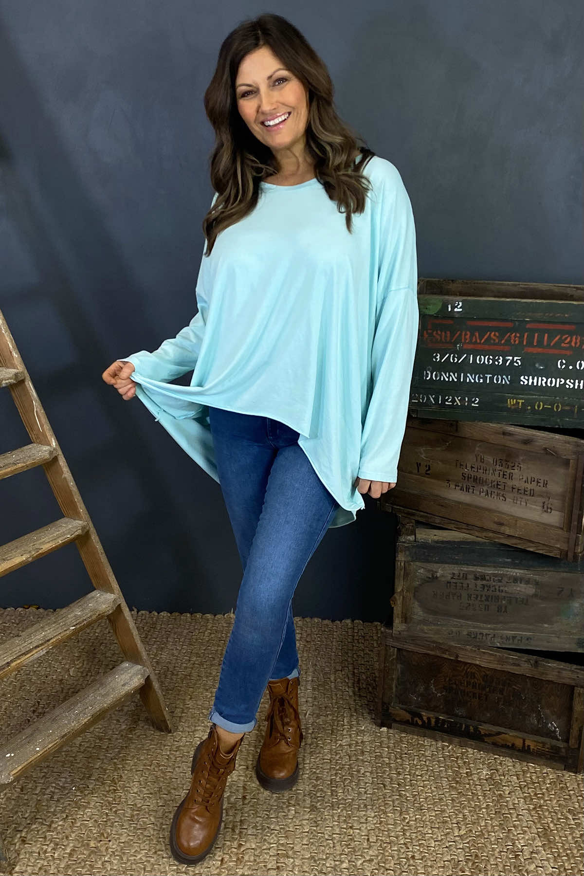 Jessy Dipped Hem Washed Top Mint