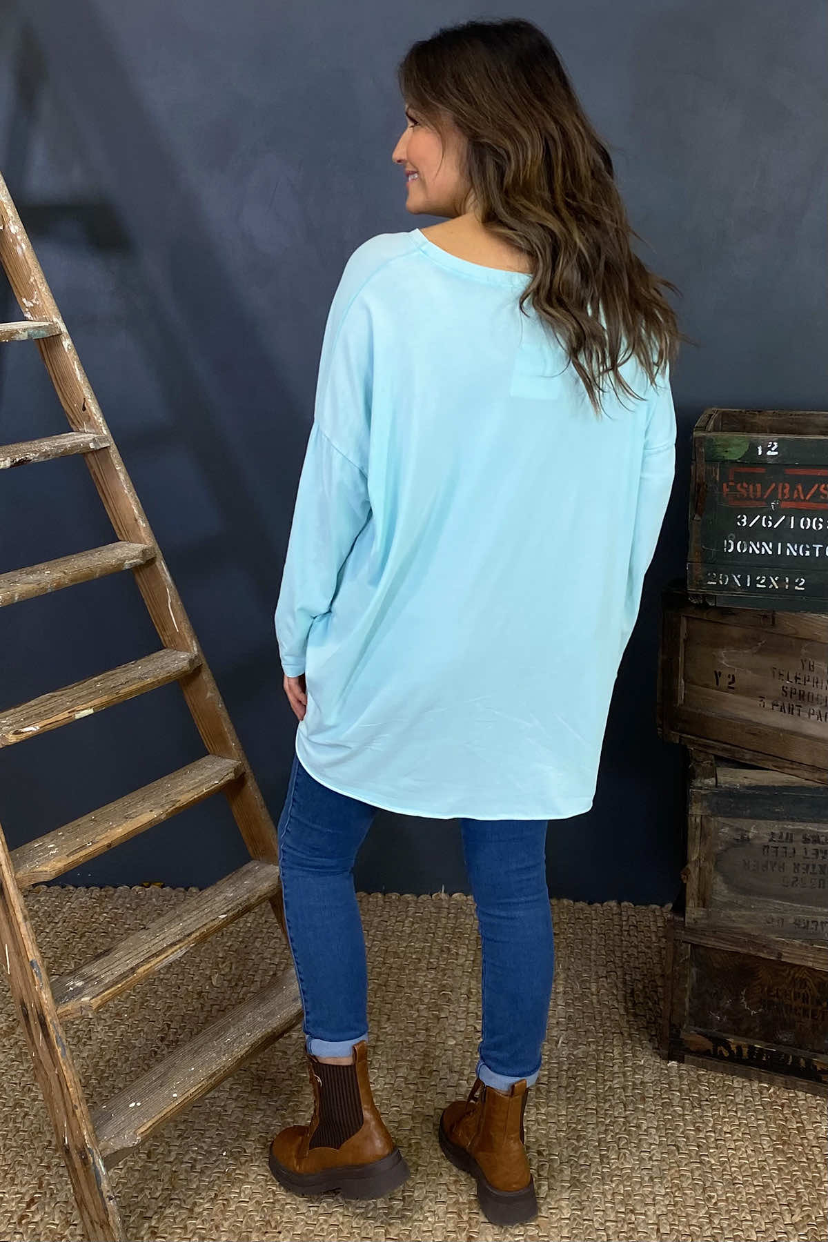 Jessy Dipped Hem Washed Top Mint