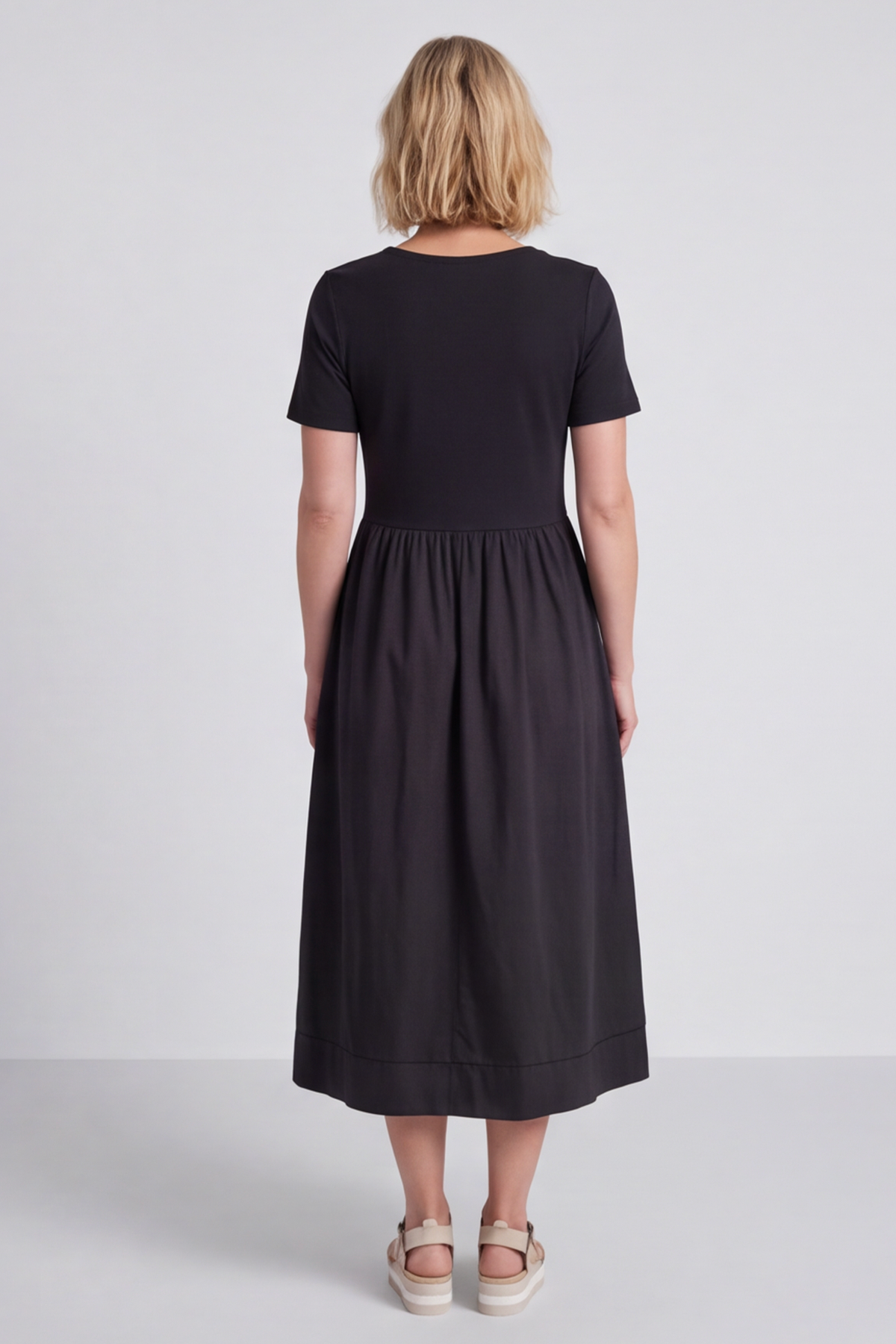 Ada Black Pocket Dress