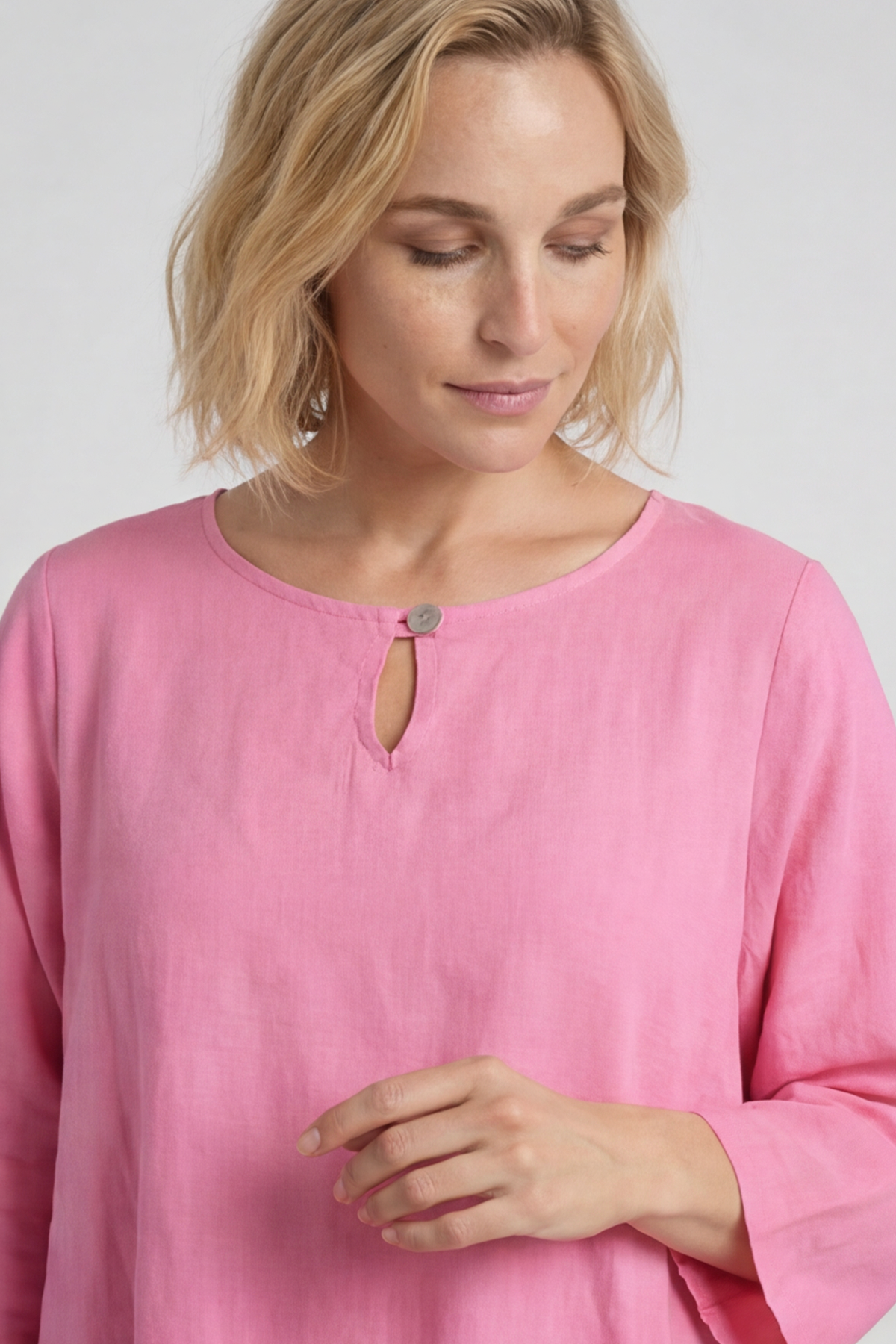 Loriella Keyhole Linen Top Fuchsia