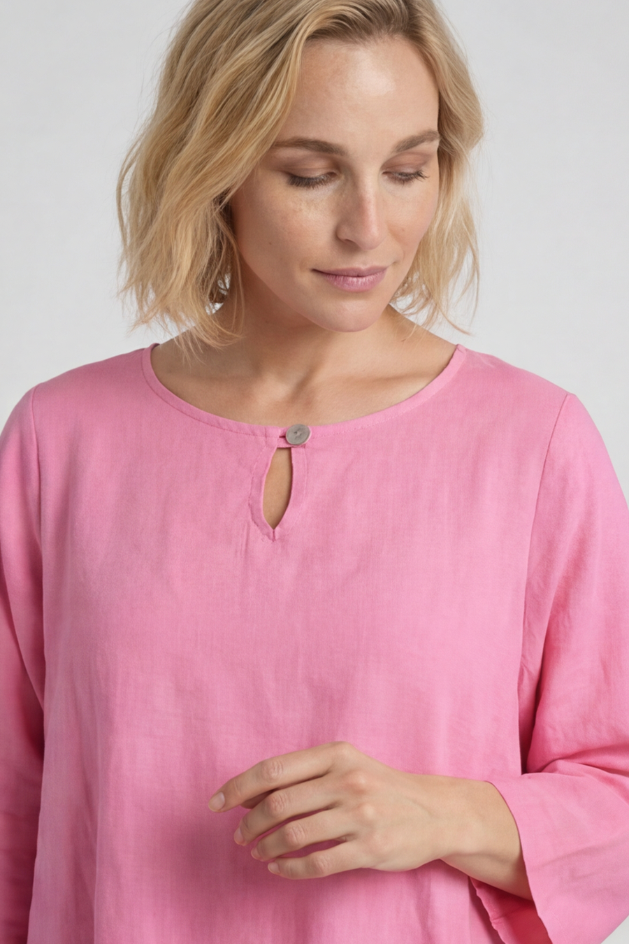Loriella Keyhole Linen Top Fuchsia