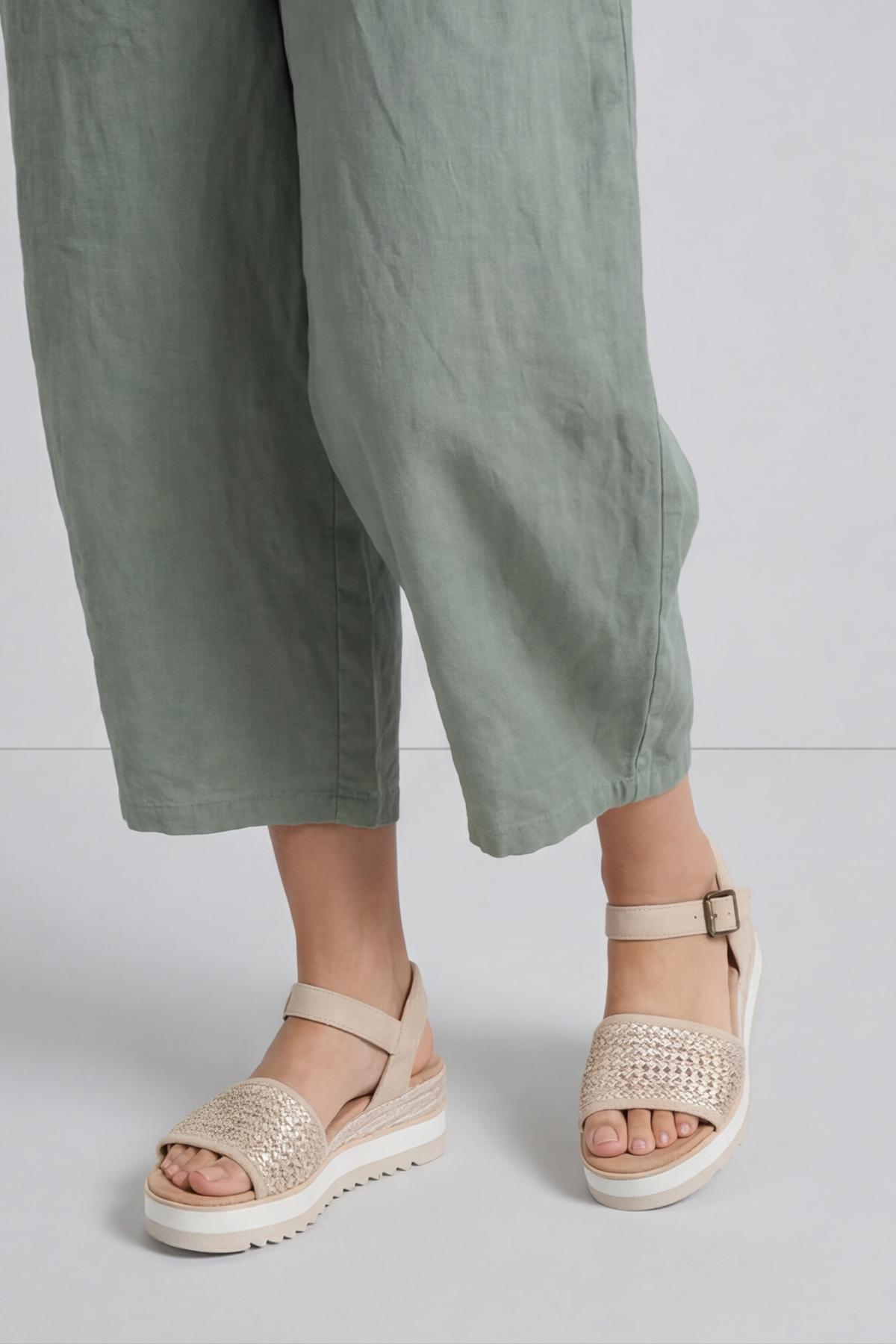 Margot Sleeveless Linen Jumpsuit Khaki