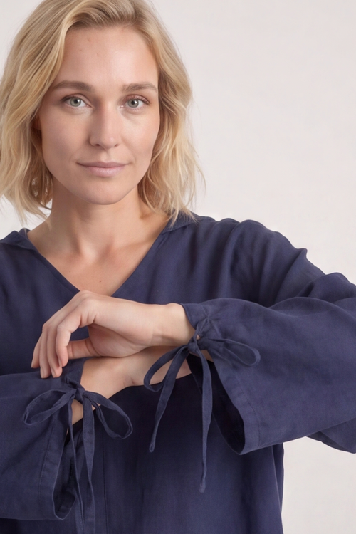 Nulvi V-Neck Linen Top Navy - Image 3