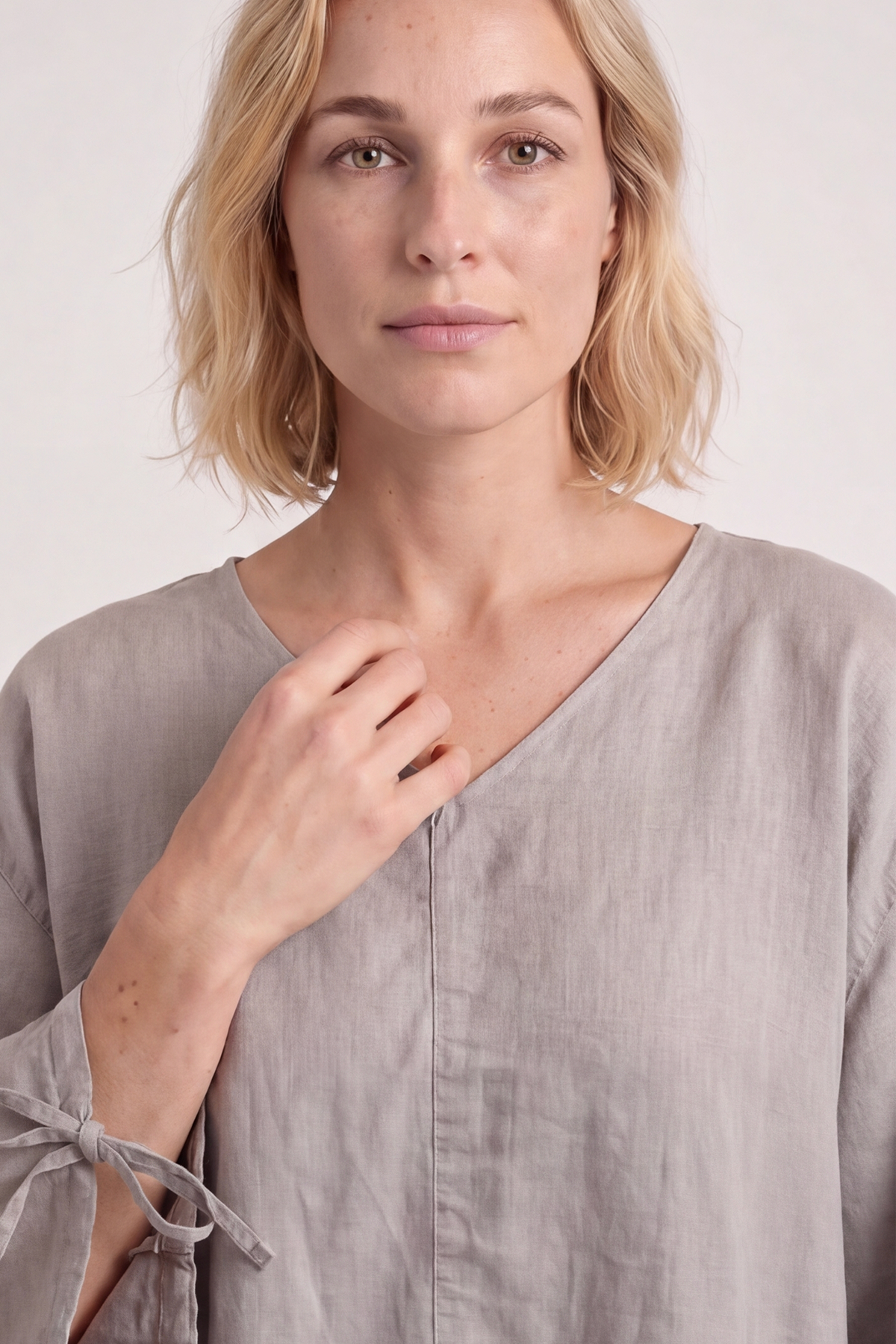 Nulvi V-Neck Linen Top Camel
